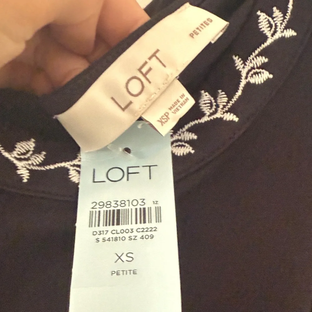 NWT Black Sleeveless Dress with Embroidered Details - Picture 3 of 4